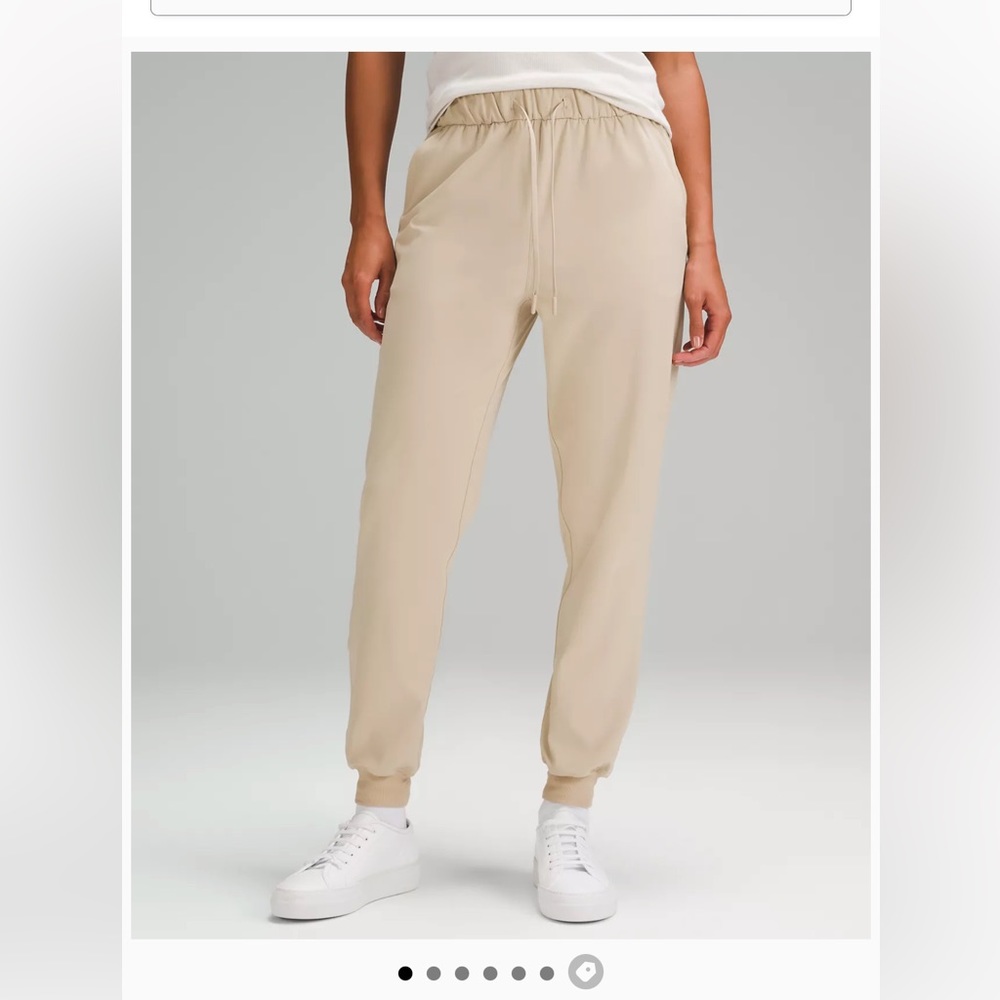 Lululemon High Rise Joggers in Trench